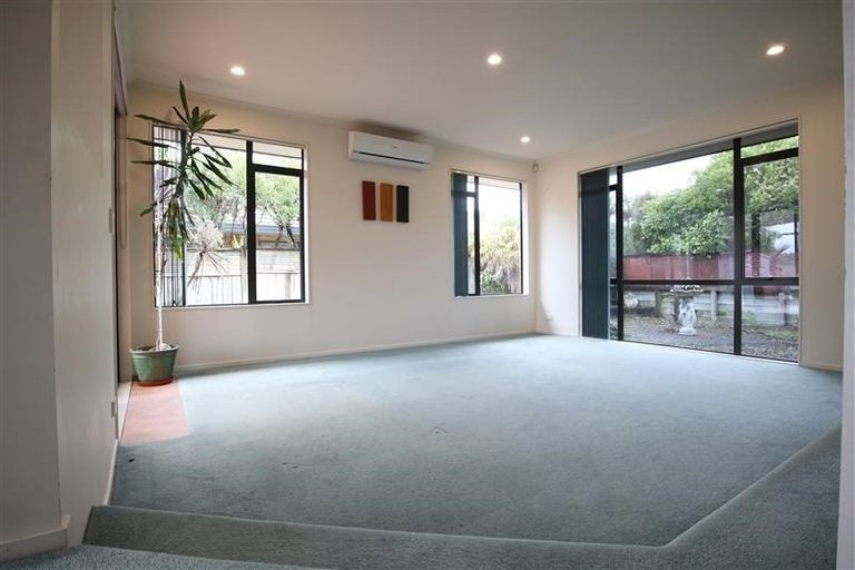Photo of property in 16 Brittany Drive, Henderson, Auckland, 0612