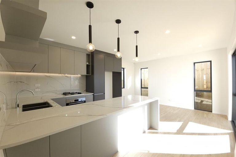 Photo of property in 17d Stanniland Street, Sunnyhills, Auckland, 2010