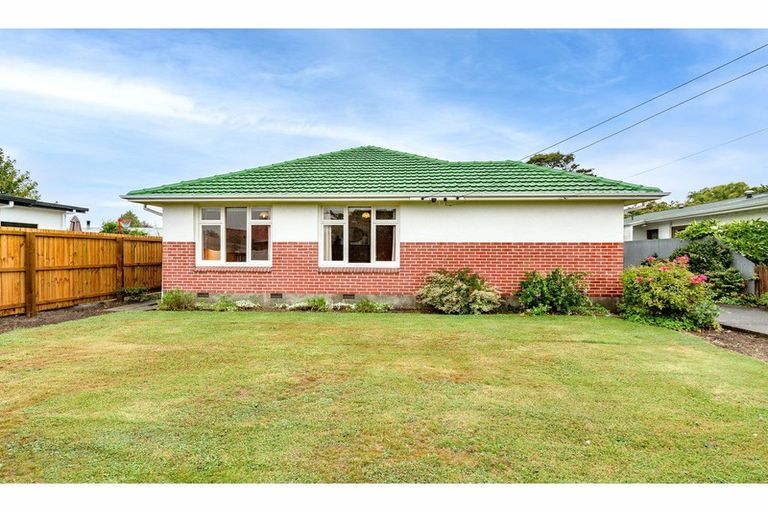 Photo of property in 1 Shaftesbury Street, Avonhead, Christchurch, 8042