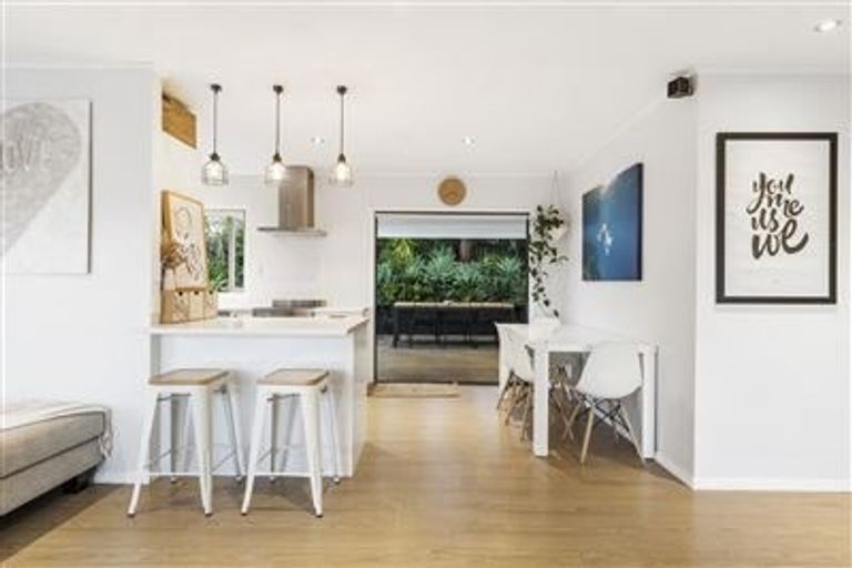 Photo of property in 2 Redwing Street, Browns Bay, Auckland, 0630