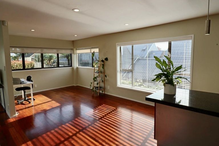 Photo of property in 55 Dignan Street, Point Chevalier, Auckland, 1022
