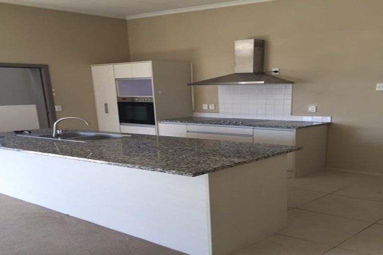 Photo of property in 24/11 Carlos Drive, Flat Bush, Auckland, 2016