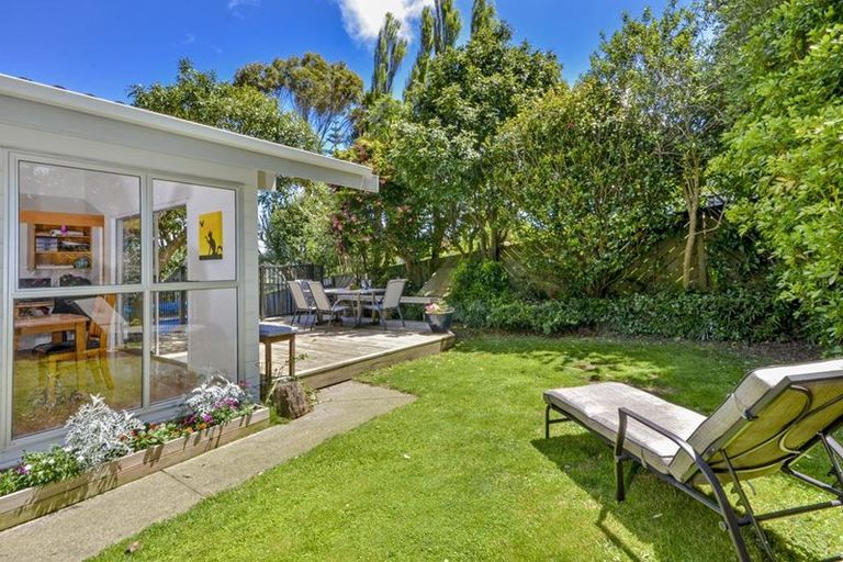 Photo of property in 9 Trevone Place, Forrest Hill, Auckland, 0620
