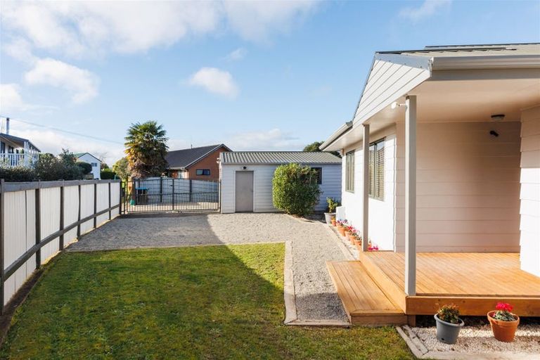 Photo of property in 12 Lydia Place, Kelvin Grove, Palmerston North, 4414