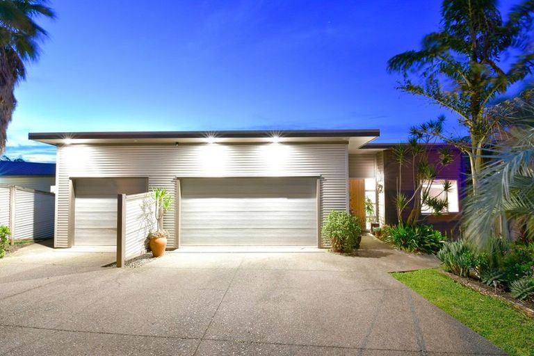 Photo of property in 24 Hawaiian Parade, Arkles Bay, Whangaparaoa, 0932