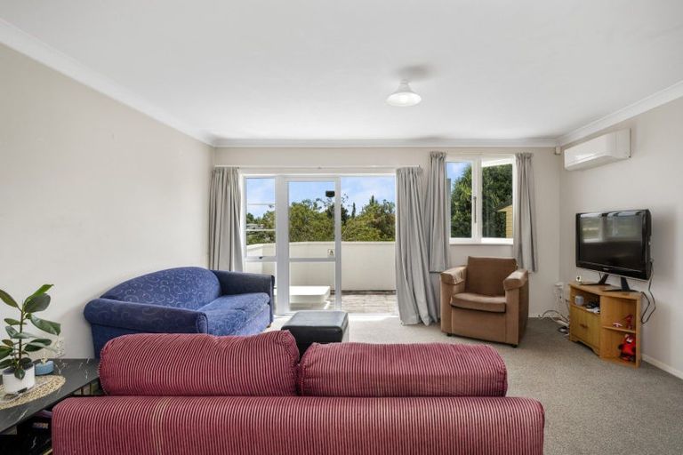 Photo of property in 33 Henderson Crescent, Parkvale, Tauranga, 3112