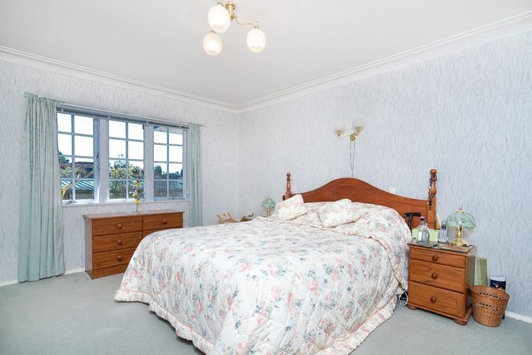 Photo of property in 1/27 Nui Mana Place, Te Atatu South, Auckland, 0610