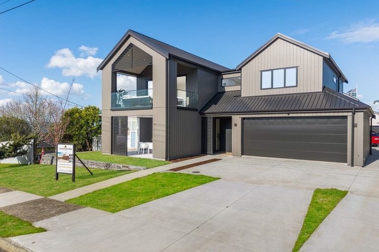 Photo of property in 9a Kowhai Street, Tawa, Wellington, 5028