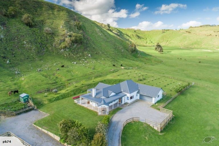 Photo of property in 40 Grant Road, Kinloch, Taupo, 3385
