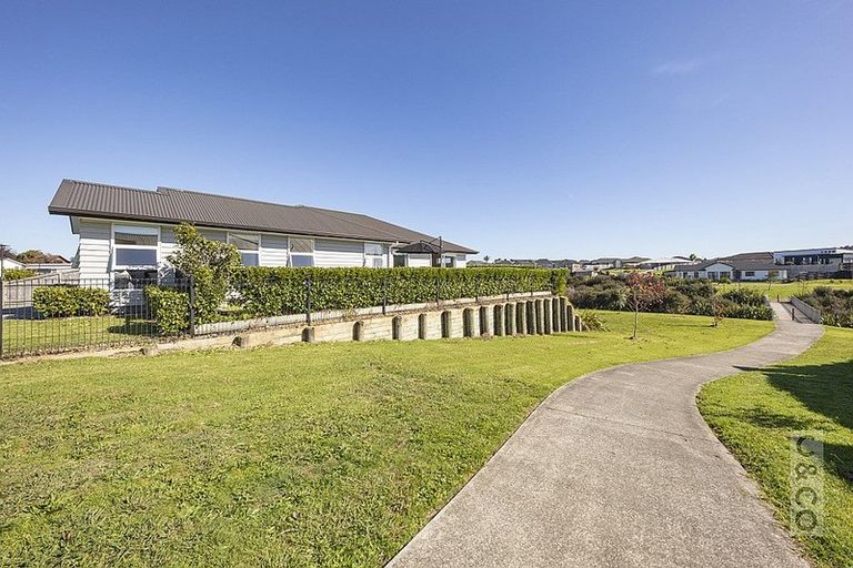 Photo of property in 34 Ara Kakara Avenue, Huapai, Kumeu, 0810