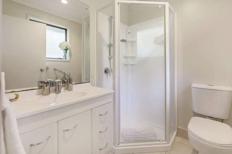 Photo of property in 6 Robinia Place, Snells Beach, 0920