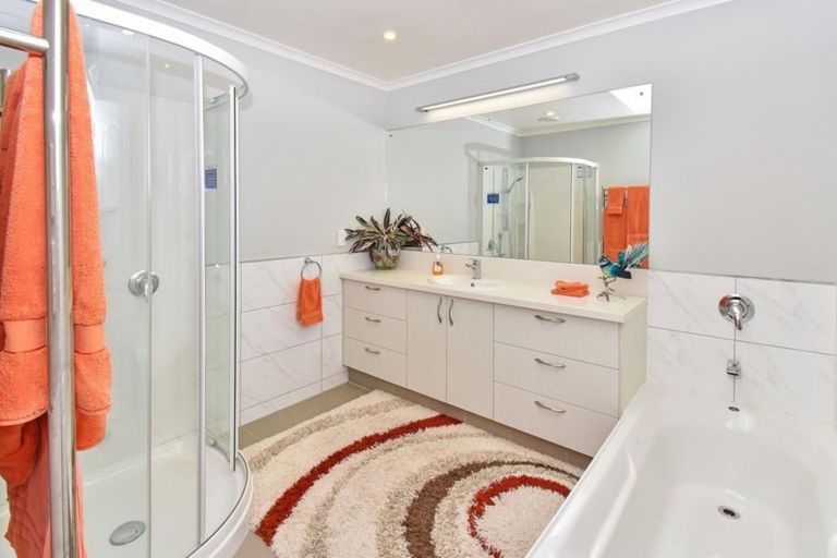 Photo of property in 19 Mark Williams Place, Clevedon, Papakura, 2582