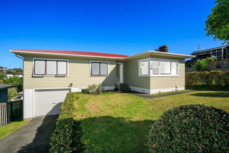 Photo of property in 7 Camelot Place, Glenfield, Auckland, 0629