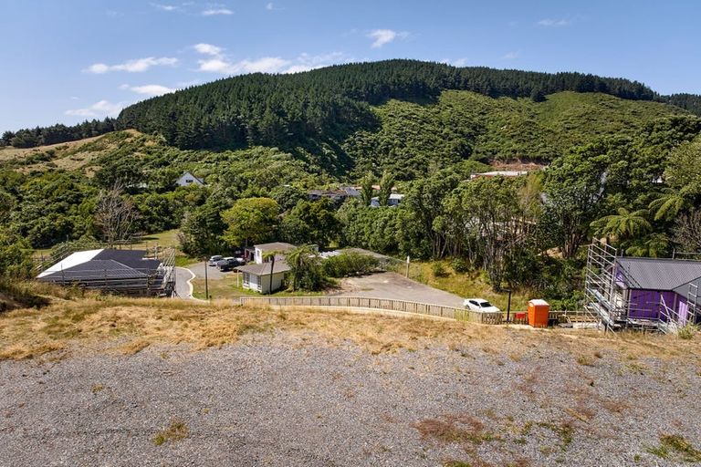 Photo of property in 1 Te Ara Kohuhu, Tawa, Wellington, 5028