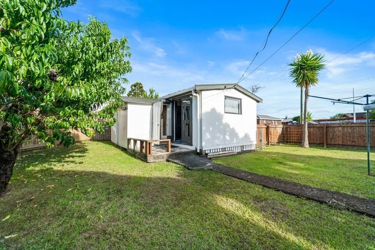 Photo of property in 1 The Terrace, Herald Island, Auckland, 0618