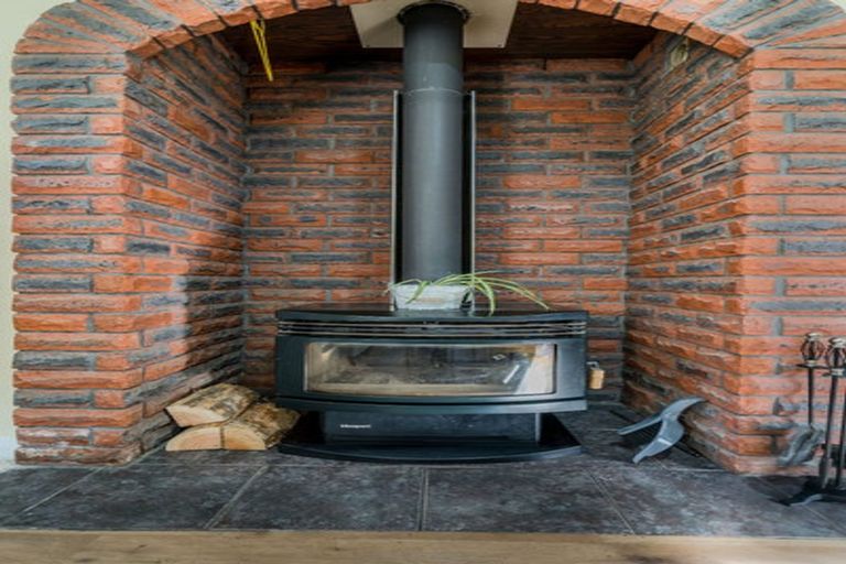 Photo of property in 164 Main South Road, Green Island, Dunedin, 9018