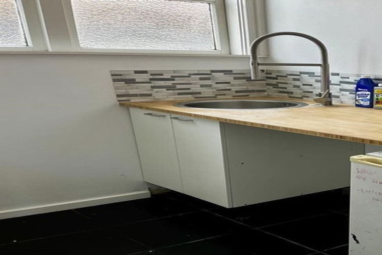 Photo of property in 22 Russell Road, Marewa, Napier, 4110