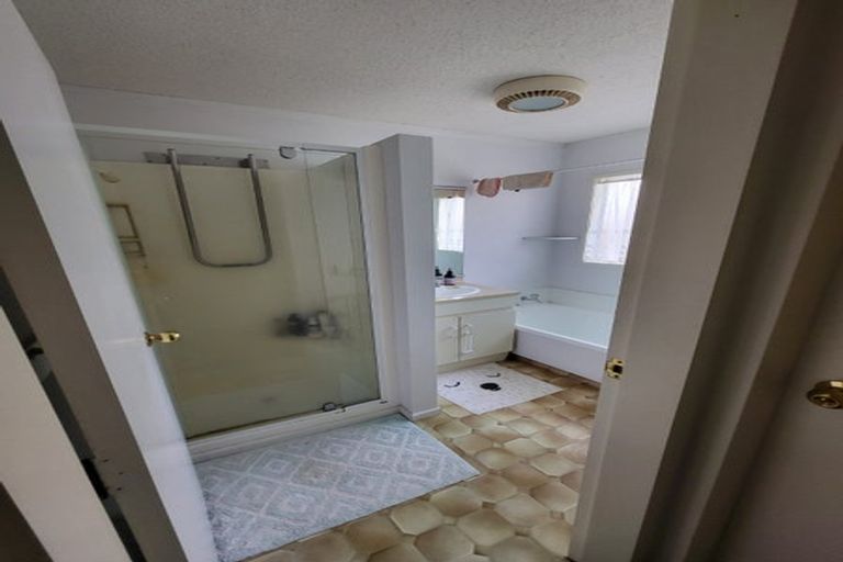 Photo of property in 8/169 Whites Line East, Waiwhetu, Lower Hutt, 5010