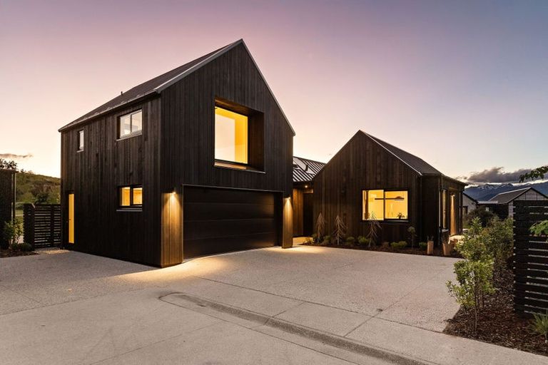 Photo of property in 9 Mckenzies Shute, Jacks Point, Queenstown, 9371