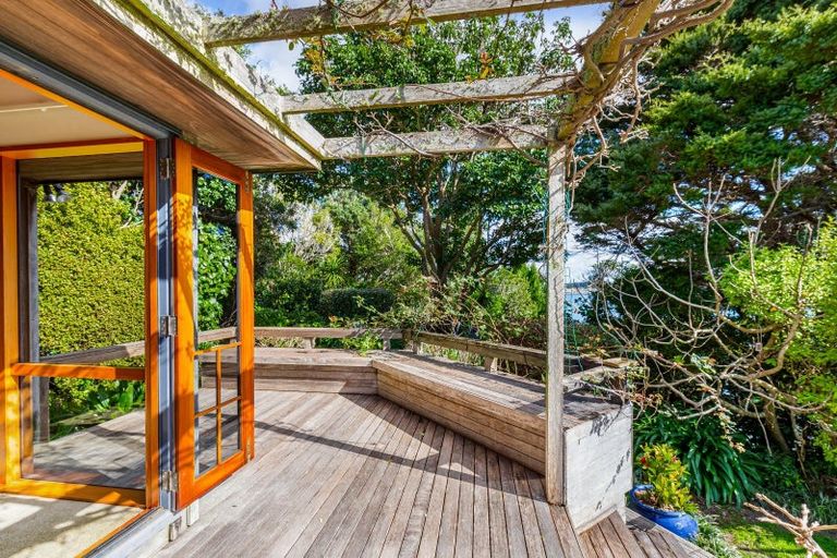 Photo of property in 28 The Crescent, Tindalls Beach, Whangaparaoa, 0930