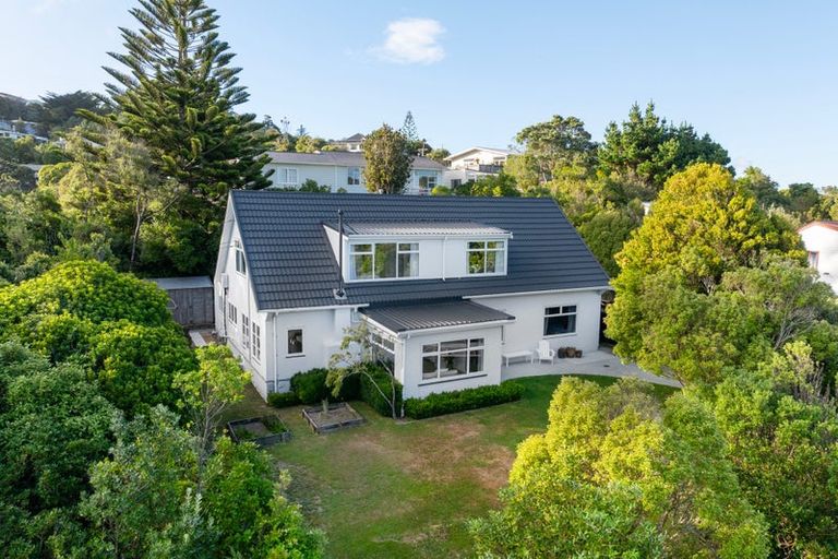 Photo of property in 28 Black Rock Road, Newlands, Wellington, 6037
