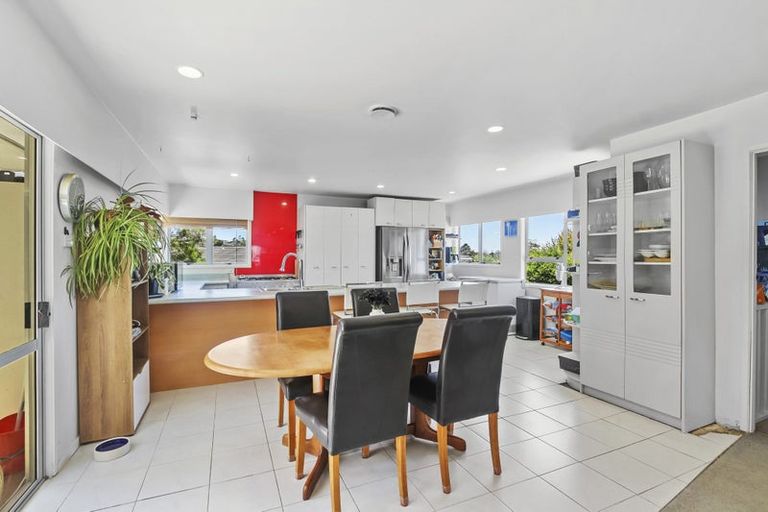 Photo of property in 5 Sumich Place, West Harbour, Auckland, 0618