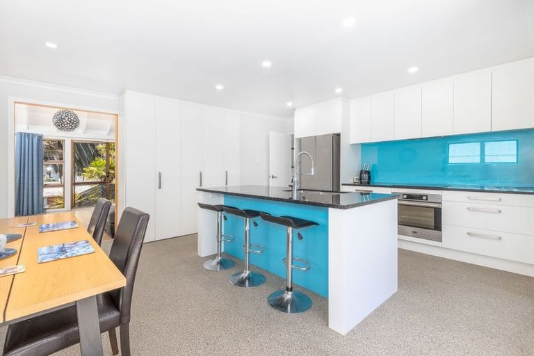 Photo of property in 3 Walton Road, Paraparaumu Beach, Paraparaumu, 5032