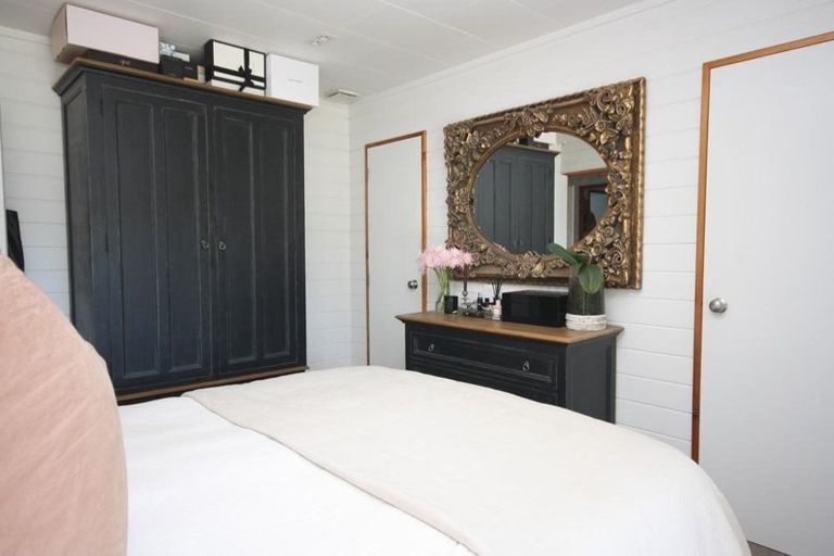 Photo of property in 130 Tirohanga Drive, Whangamata, 3620