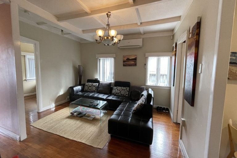 Photo of property in 324 Mount Albert Road, Mount Roskill, Auckland, 1041