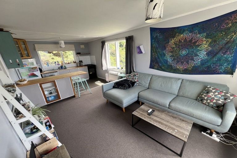Photo of property in 2 Milne Terrace, Island Bay, Wellington, 6023