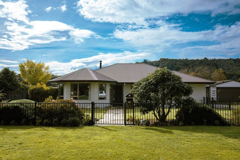 Photo of property in 15 Main Street, Reefton, 7830