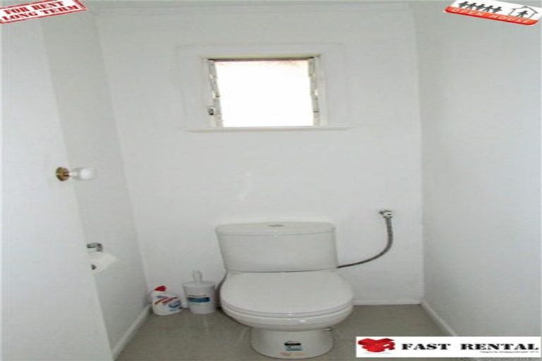 Photo of property in 16 Woodstock Road, Forrest Hill, Auckland, 0620