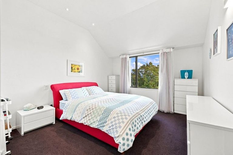 Photo of property in 60 Glenstrae Road, Redcliffs, Christchurch, 8081