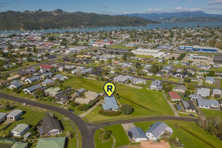 Photo of property in 19 Springbok Avenue, Whitianga, 3510