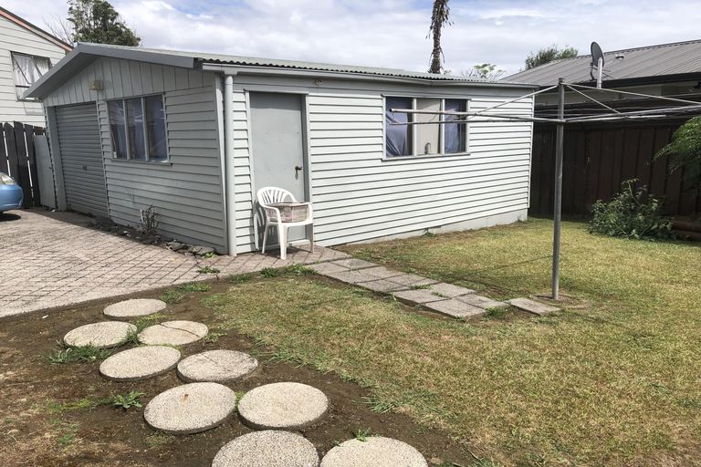 Photo of property in 3 Iris Place, Clendon Park, Auckland, 2103