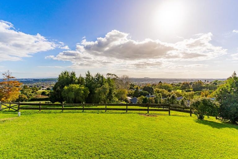 Photo of property in 236 Point View Drive, East Tamaki Heights, Auckland, 2016
