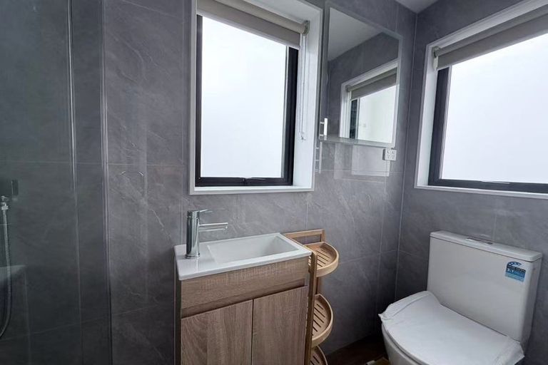 Photo of property in 37 Survila Street, Papakura, 2110