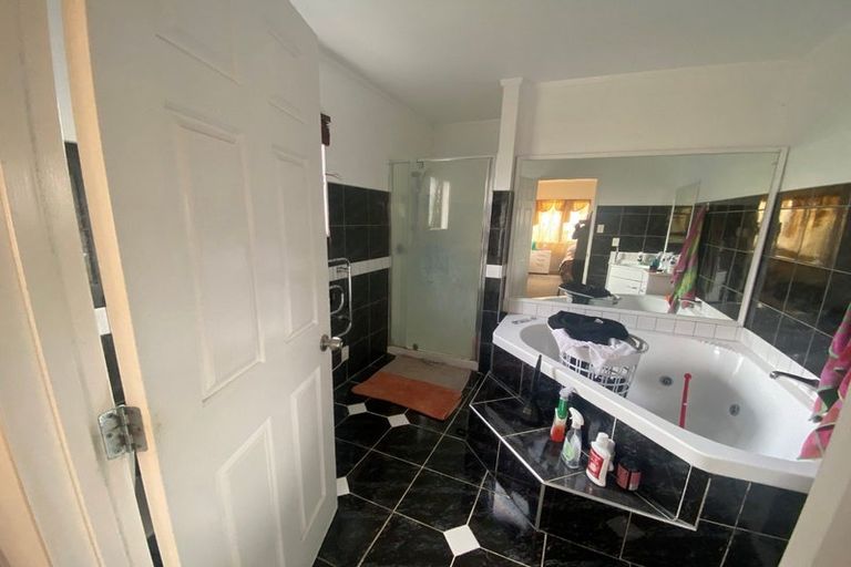 Photo of property in 11 Bougainvillaea Terrace, Goodwood Heights, Auckland, 2105