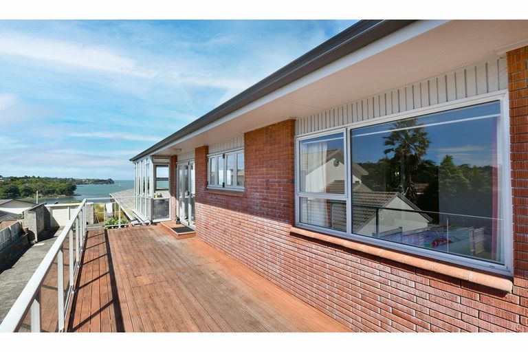 Photo of property in 1017 Whangaparaoa Road, Tindalls Beach, Whangaparaoa, 0930