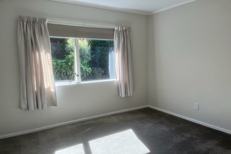 Photo of property in 109a Gossamer Drive, Pakuranga Heights, Auckland, 2010