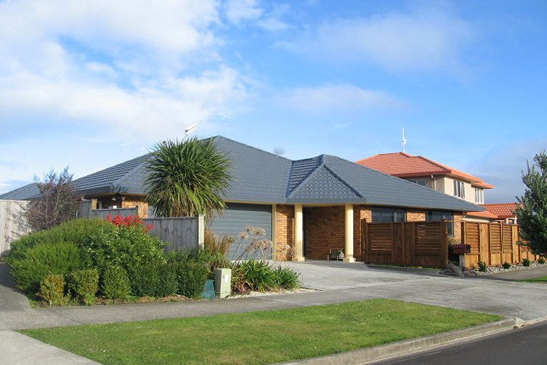 Photo of property in 118 Ruapehu Drive, Fitzherbert, Palmerston North, 4410