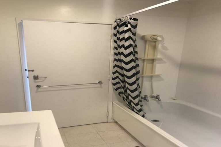 Photo of property in 5a Chella Way, Khandallah, Wellington, 6035