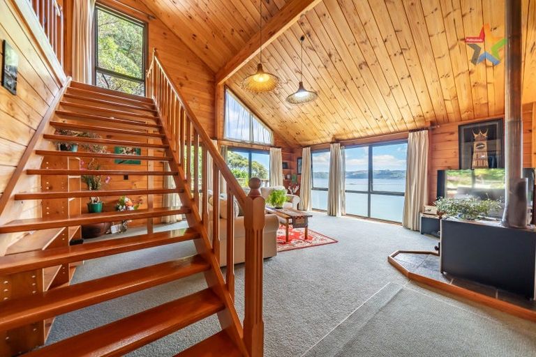 Photo of property in 321 Marine Drive, York Bay, Lower Hutt, 5013