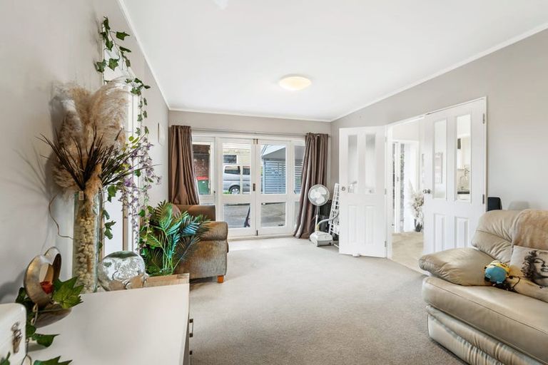 Photo of property in 56 Beulah Avenue, Rothesay Bay, Auckland, 0630