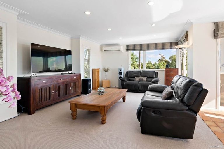 Photo of property in 103 Matipo Road, Mairangi Bay, Auckland, 0630