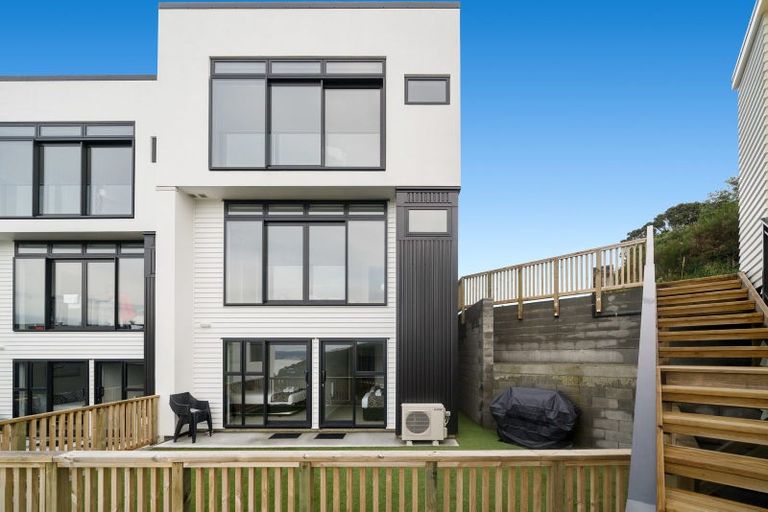 Photo of property in 15 Nanda Way, Khandallah, 6035