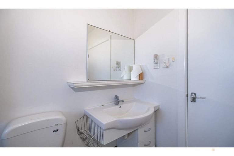 Photo of property in 6 Durham Street, Waimate, 7924