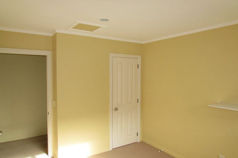 Photo of property in 1/36 Whiting Grove, West Harbour, Auckland, 0618