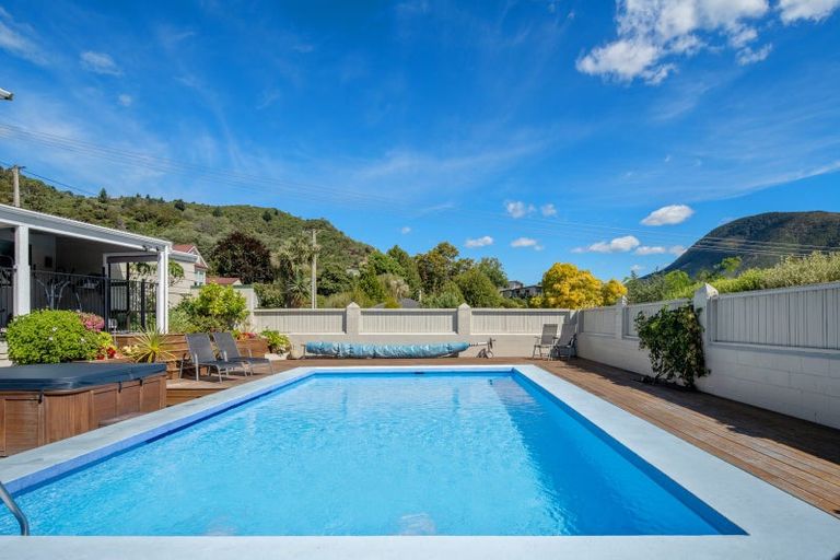 Photo of property in 4a Rutland Street, Picton, 7220