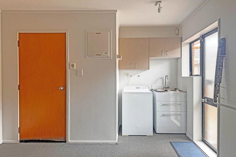 Photo of property in 1/12 Shakespeare Road, Milford, Auckland, 0620